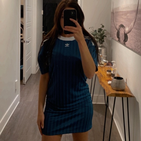 💥ADIDAS sport dress💥 - Picture 1 of 3